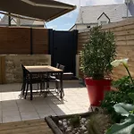 Charmante Maison Renovee Au Calme Avec Jardin Privatif, A 500m Des Plages Et Proche Commerces - Fr-1-306-1082 別荘 *