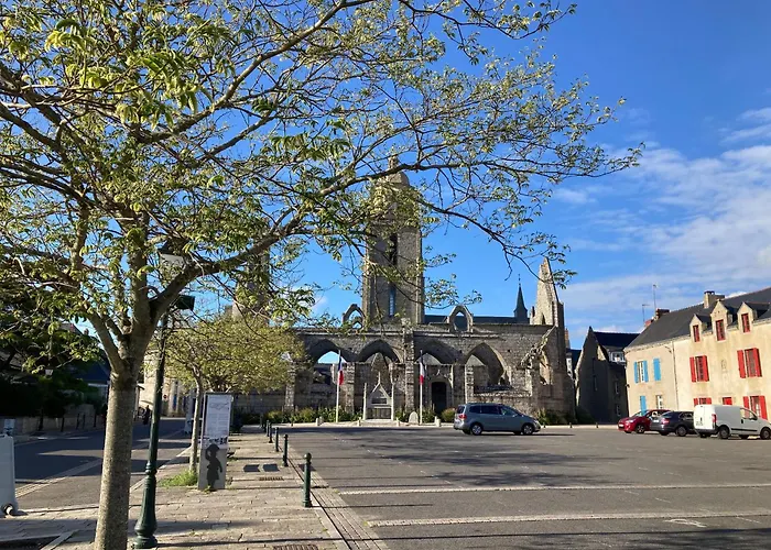 Charmante Maison Renovee Au Calme Avec Jardin Privatif, A 500m Des Plages Et Proche Commerces - Fr-1-306-1082