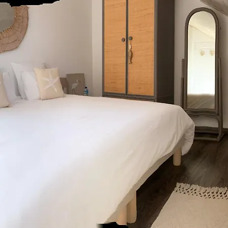 Charmante Maison Renovee Au Calme Avec Jardin Privatif, A 500m Des Plages Et Proche Commerces - Fr-1-306-1082 Country house *