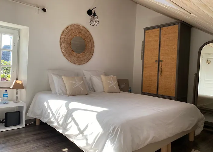 Casa de Férias Charmante Maison Rénovée Au Calme Avec Jardin Privatif, à 500m Des Plages Et Proche Commerces - Fr-1-306-1082